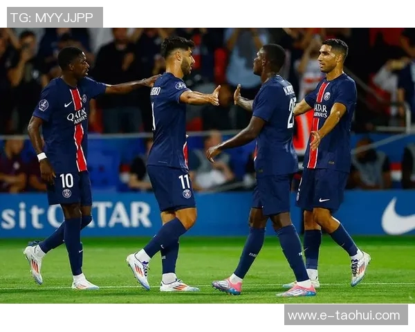 巴黎圣日耳曼对阵曼联：梅西尽展神技，带领球队晋级欧冠半决赛